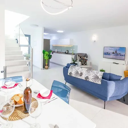 Familia Villa Puerto del Carmen (Lanzarote)